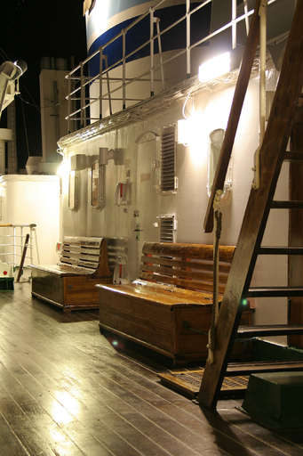 Night on Deck, Site Image